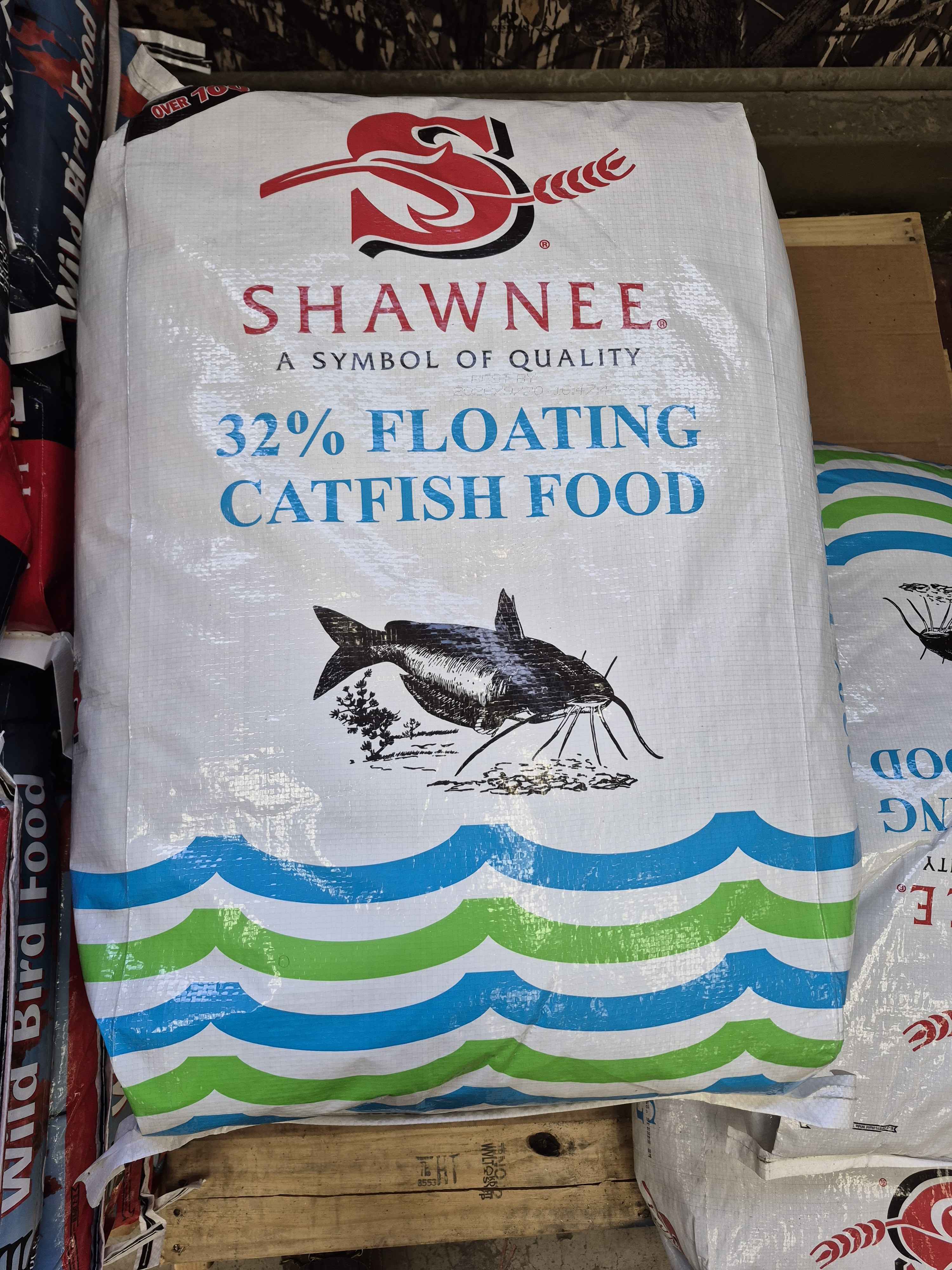 Floating Fish Food 33% - 50 lb